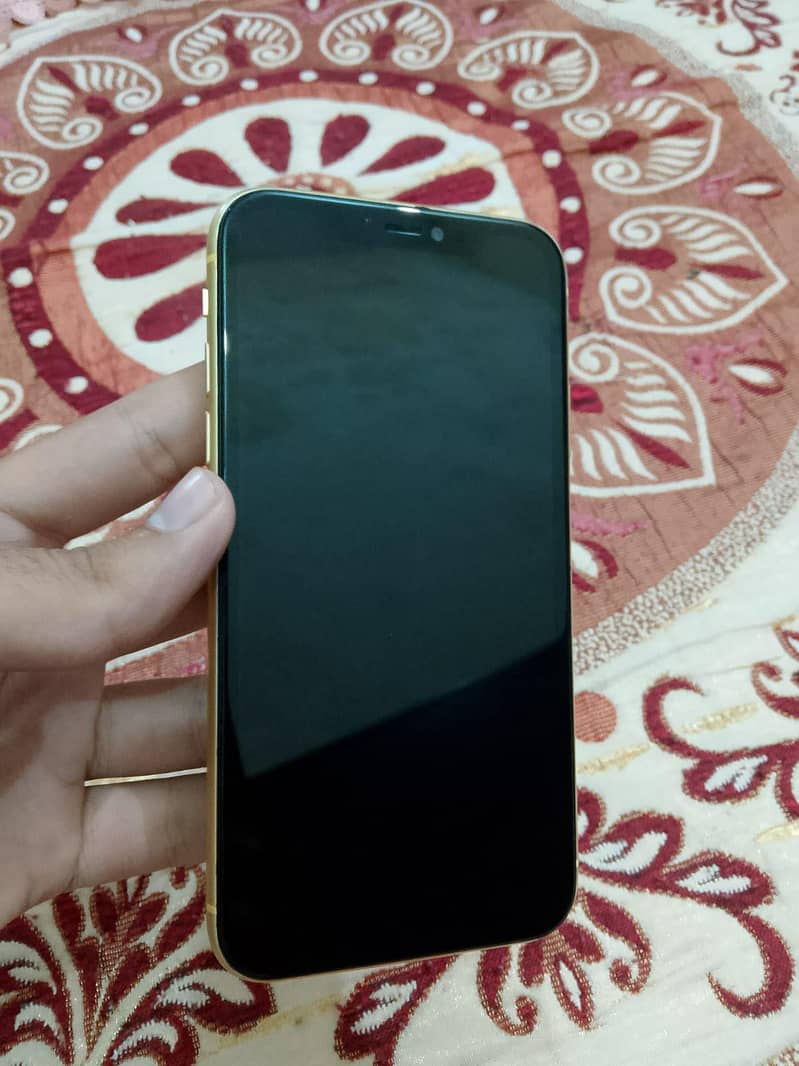 Apple iPhone 11 4