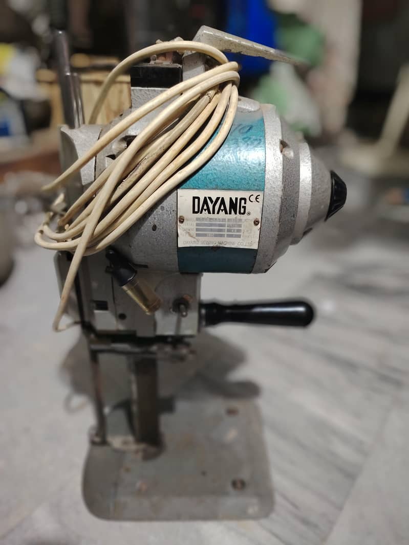 ڈایانگ (DAYANG) گارمنٹس کپڑا کٹر برائے فروخت 1