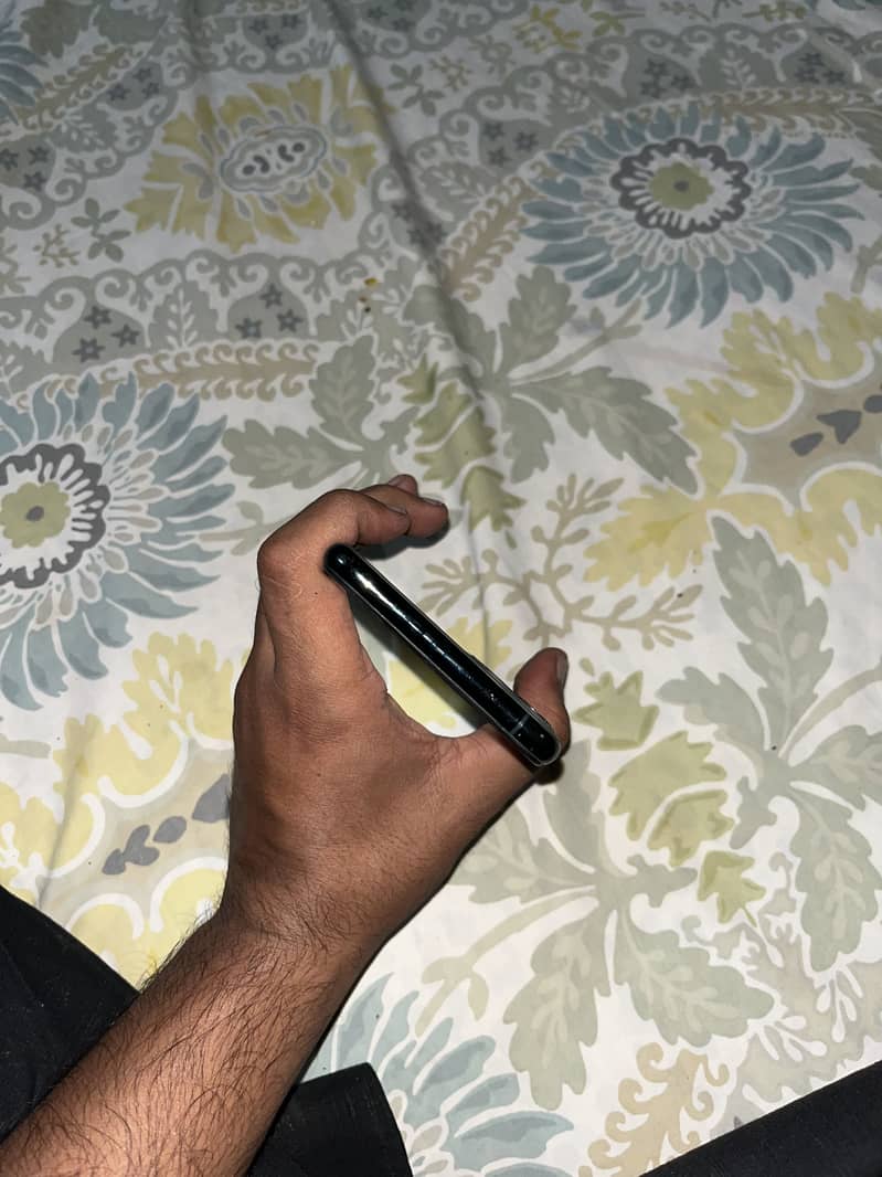 Apple iPhone 11 Pro Max 5