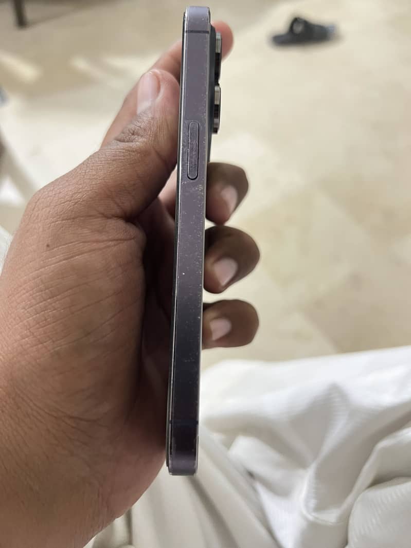 Apple iPhone 14 Pro 1