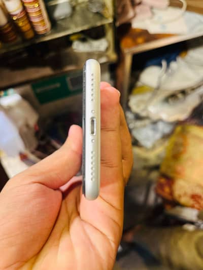 Apple iPhone SE