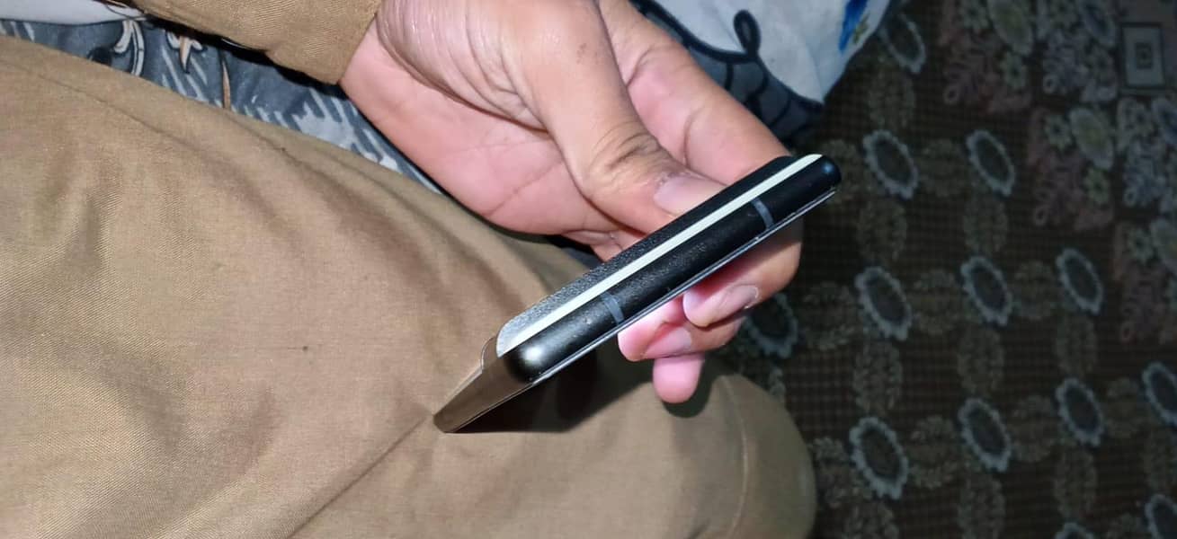 Google Pixel 6 4