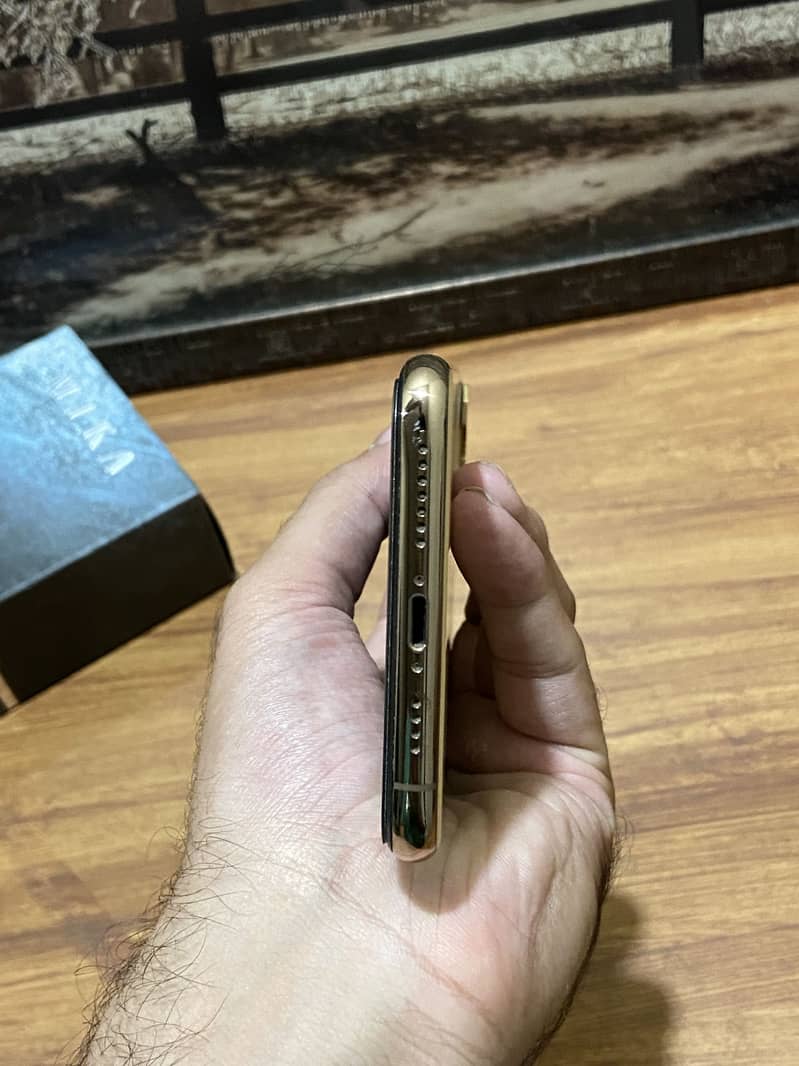 Apple iPhone 11 Pro Max 3