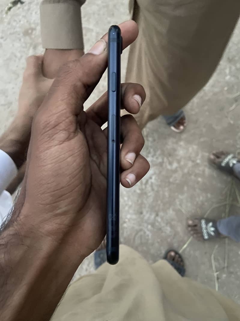 Apple iPhone SE 3 2