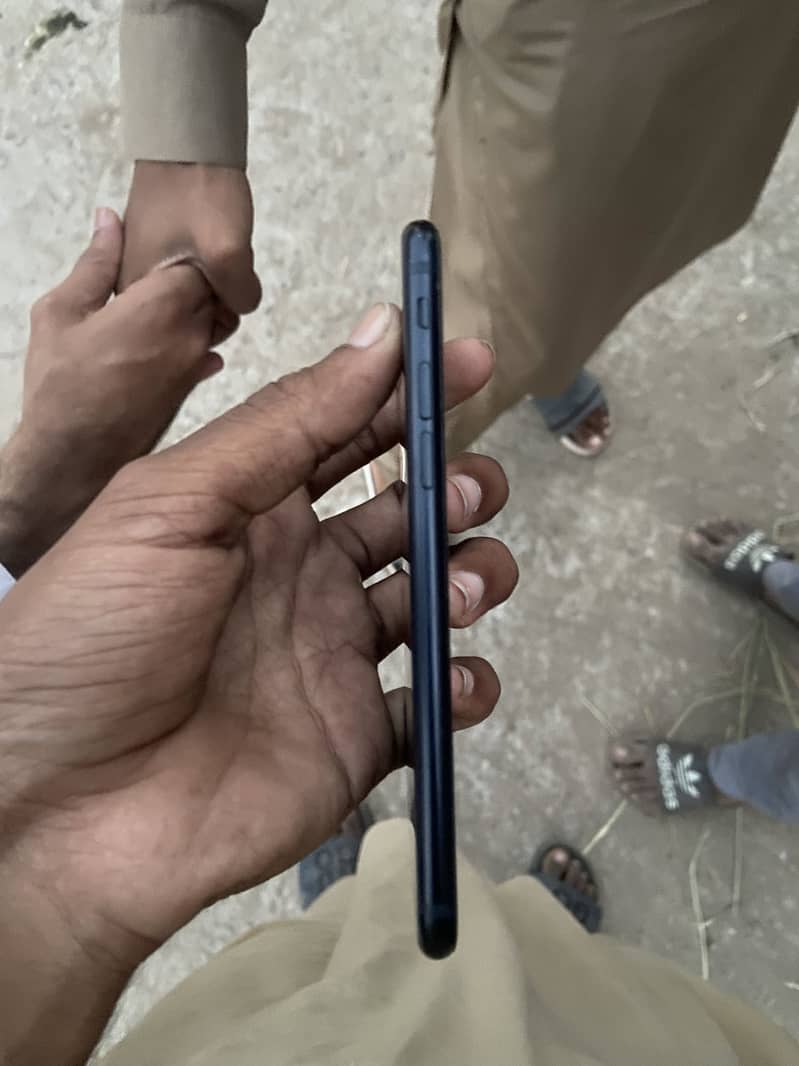 Apple iPhone SE 3 4