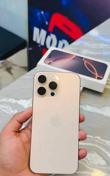 Apple iPhone 16 Pro 1