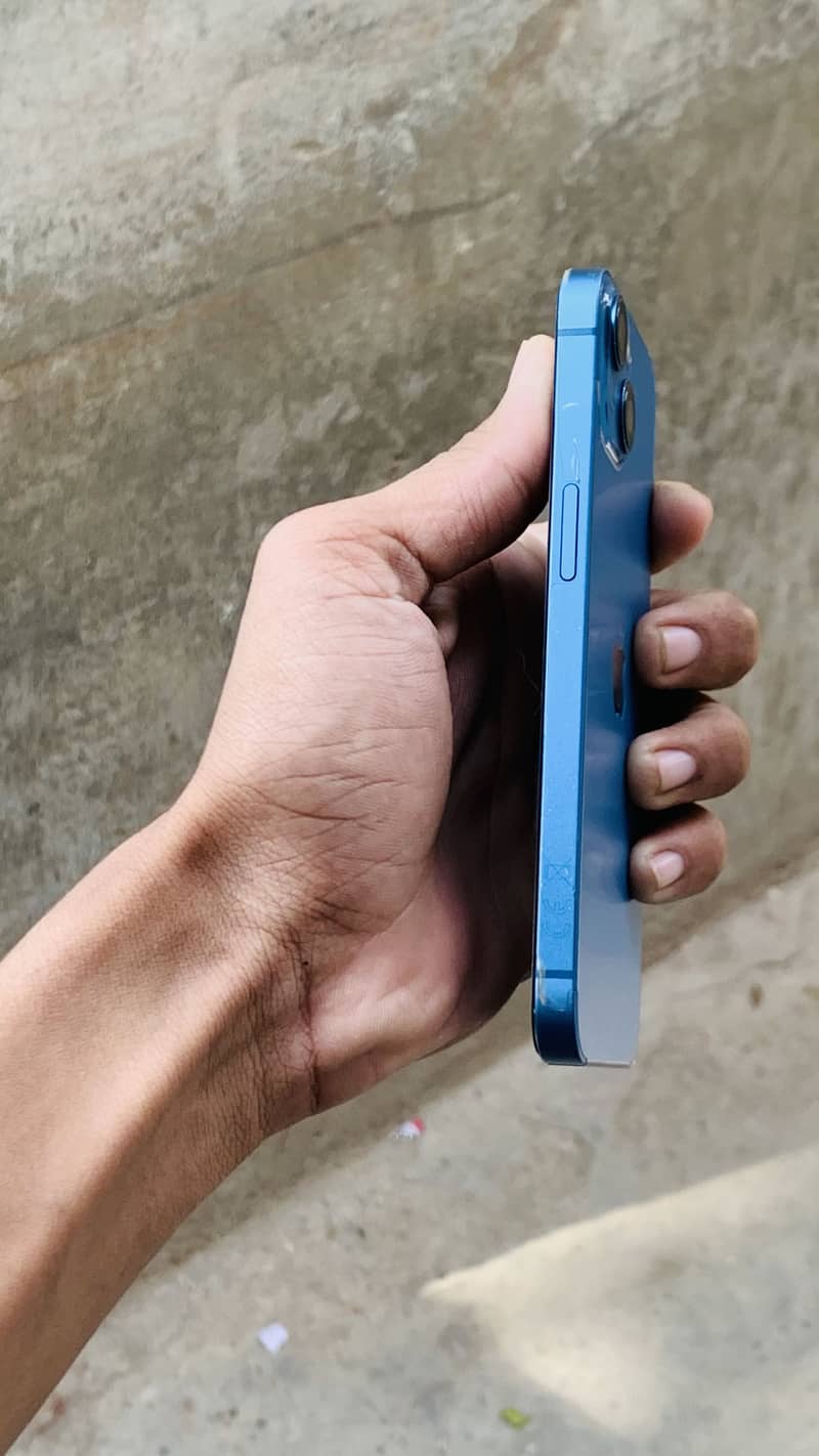 Apple iPhone 13 1