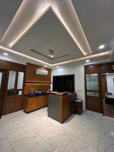 1 KANAL FURNISHED FLOOR FOR CORPORATES WITH SOLAR