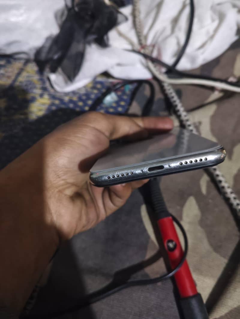 Apple iPhone X 11