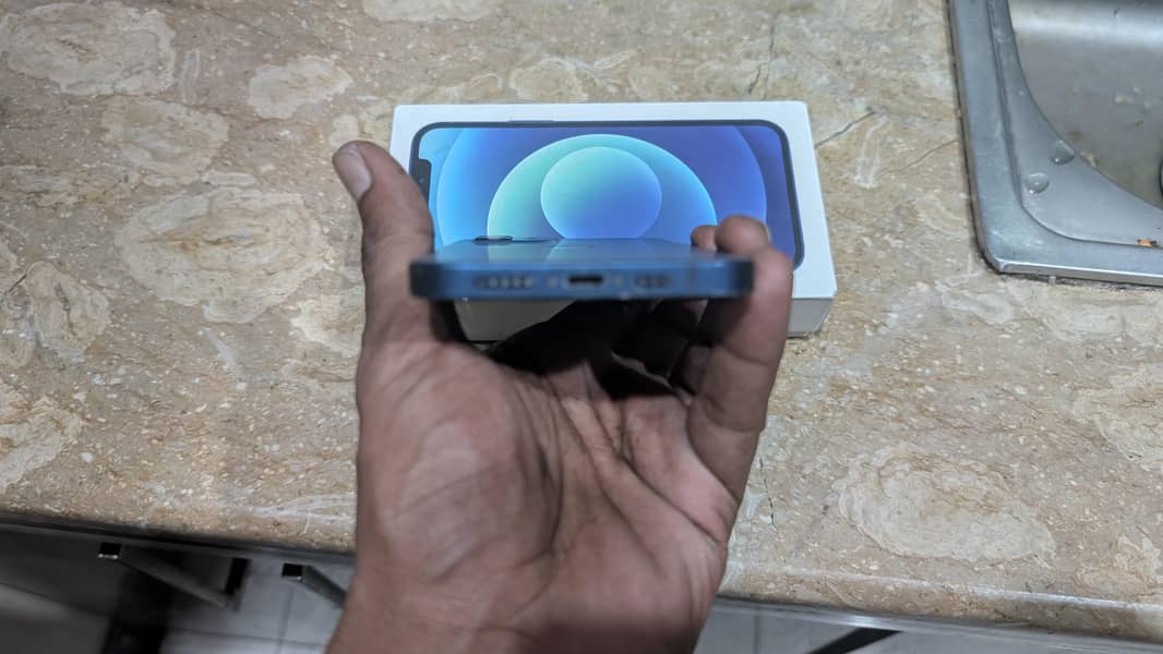 Apple iPhone 12 3