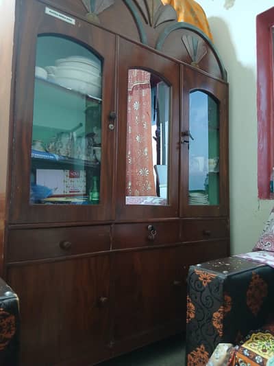 show case wooden tali