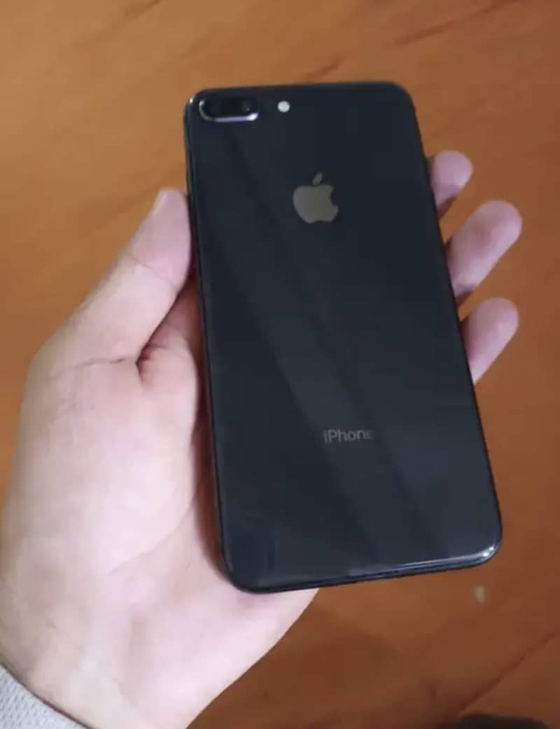 Apple iPhone 8 Plus 1