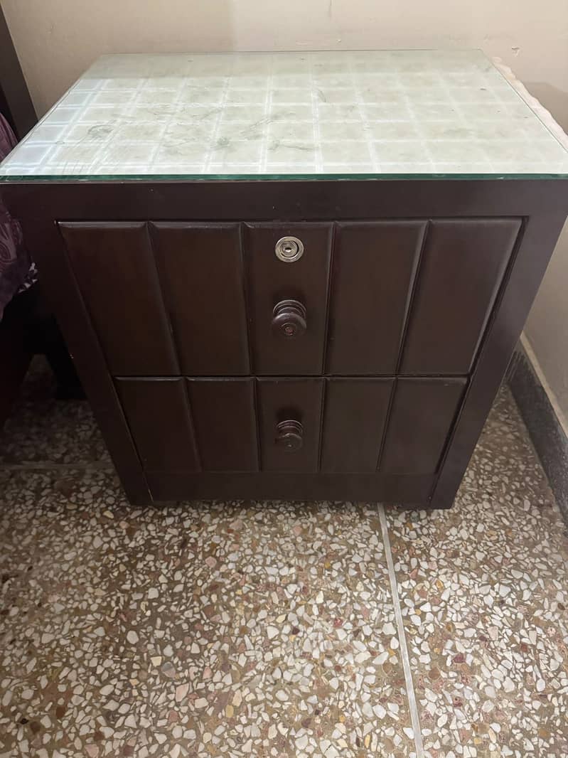 Bed Dressing with side tables 4