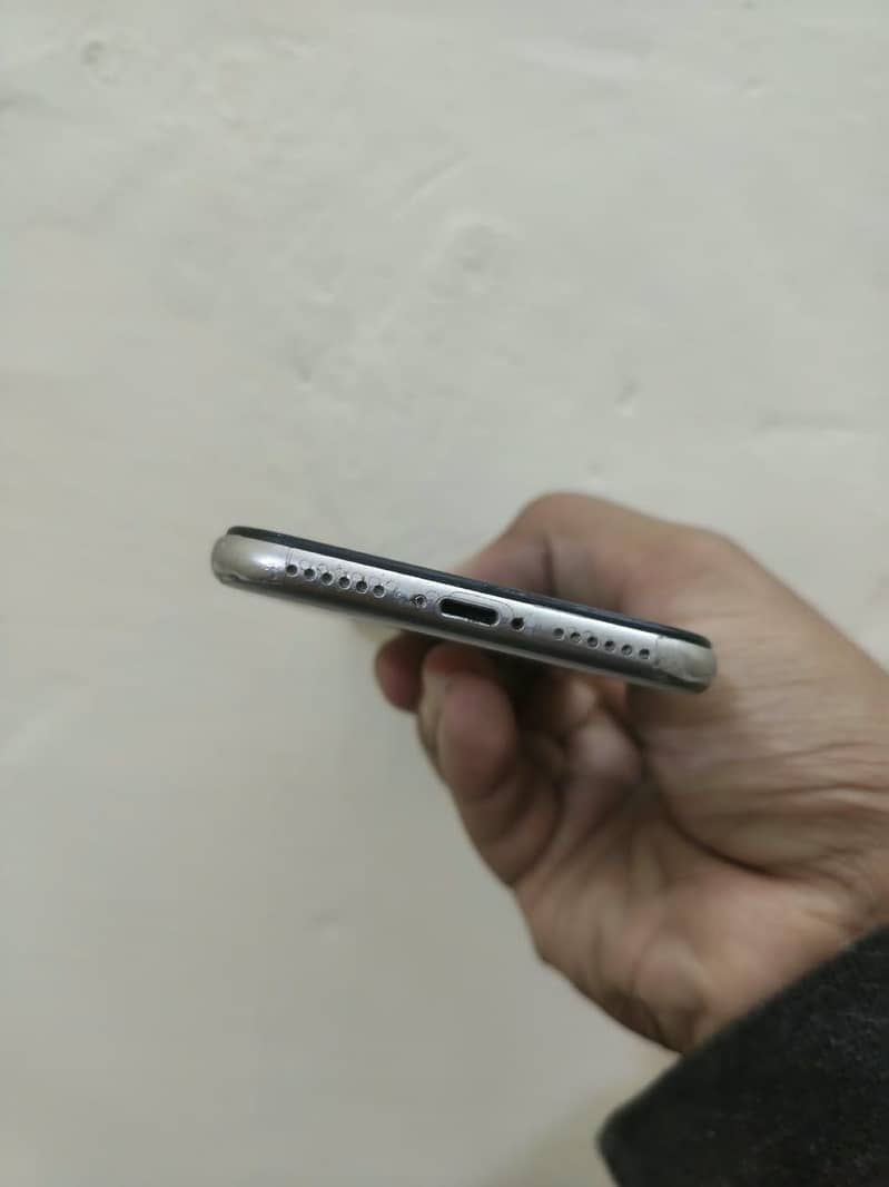 Apple iPhone X 6
