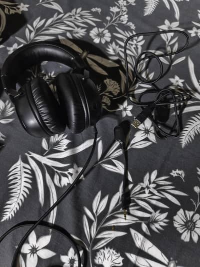 HyperX Cloud III Wired Gaming Headset – Complete Box & Accessories