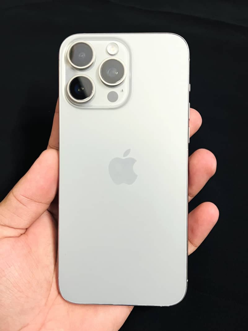 Apple iPhone 15 Pro Max 0