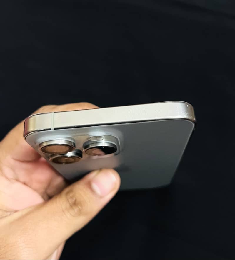 Apple iPhone 15 Pro Max 3