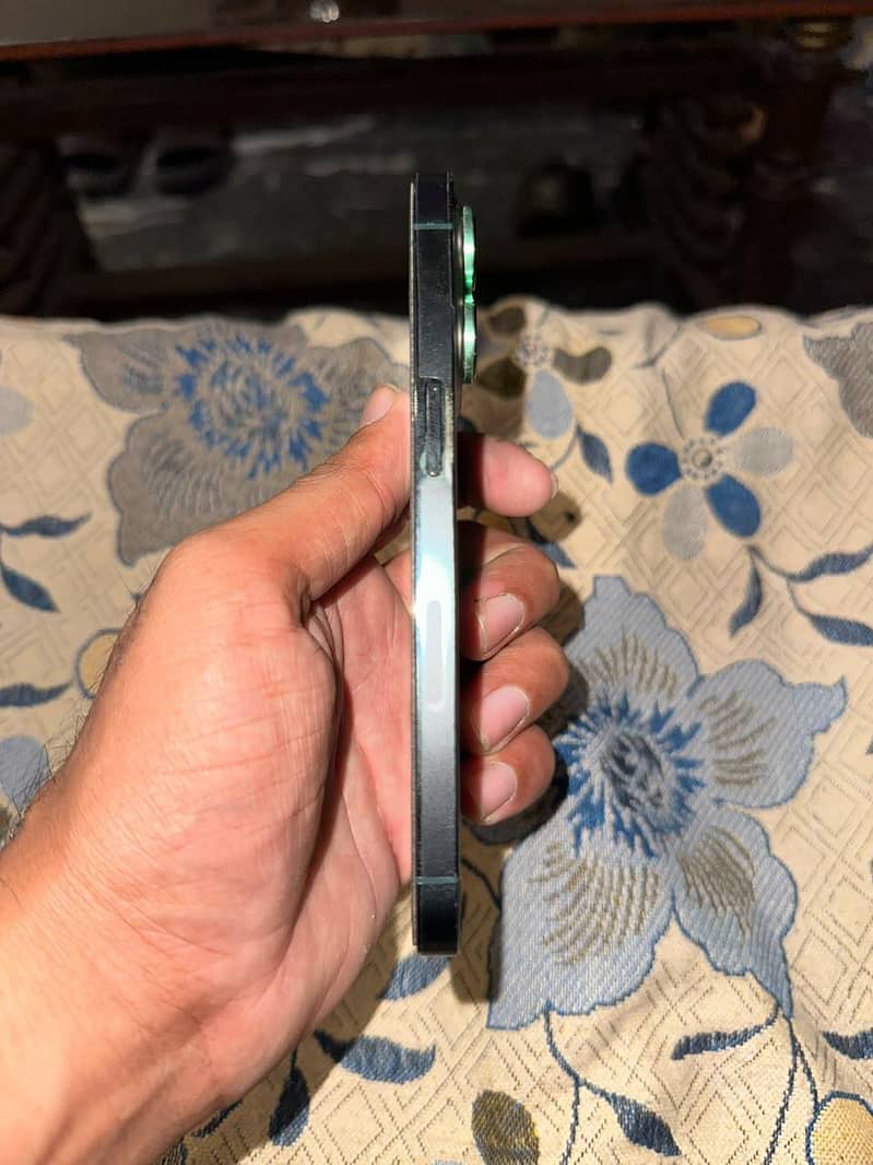 Apple iPhone 13 Pro 1