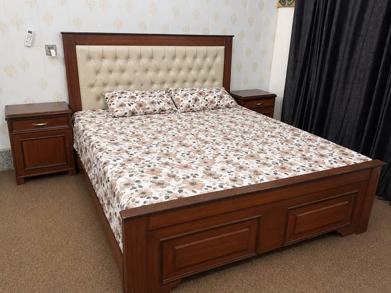 King Size bed 0
