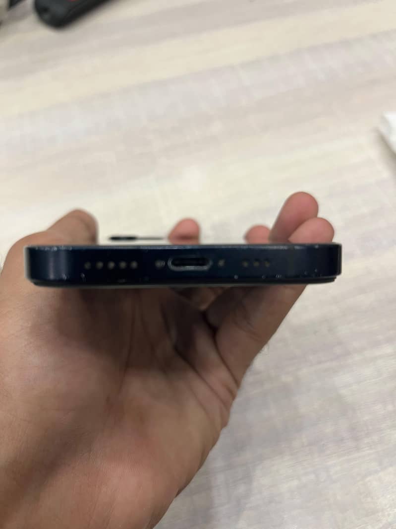 Apple iPhone 12 2
