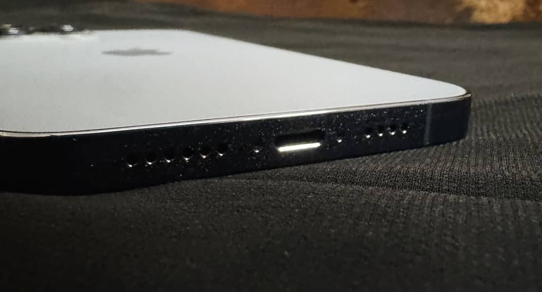 Apple iPhone 13 Pro Max 4