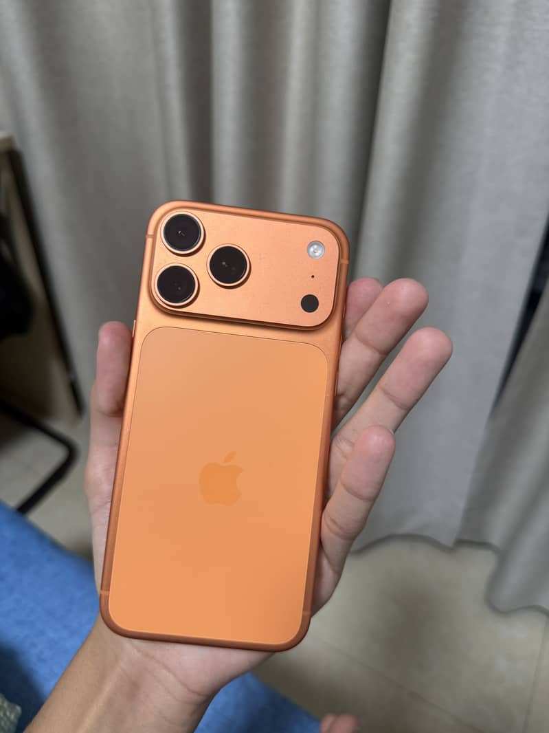 Apple iPhone 17 Pro Max 2