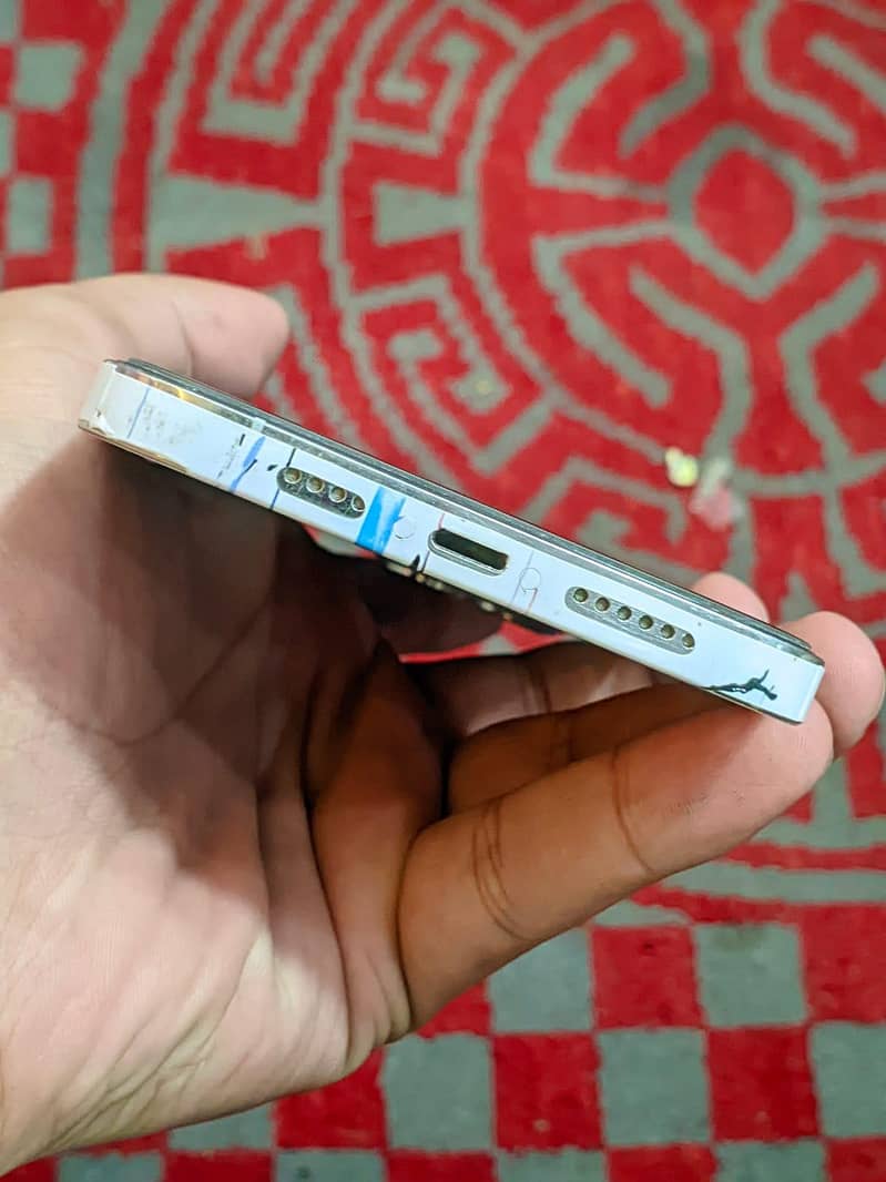 Apple iPhone 12 Pro Max 6