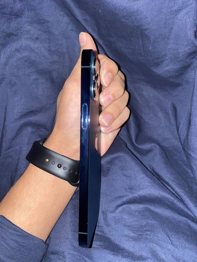 Apple iPhone 12 Pro Max 3