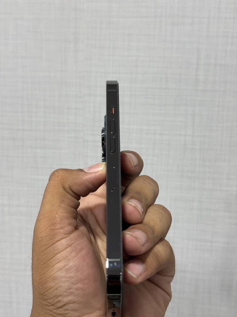 Apple iPhone 13 Pro 8