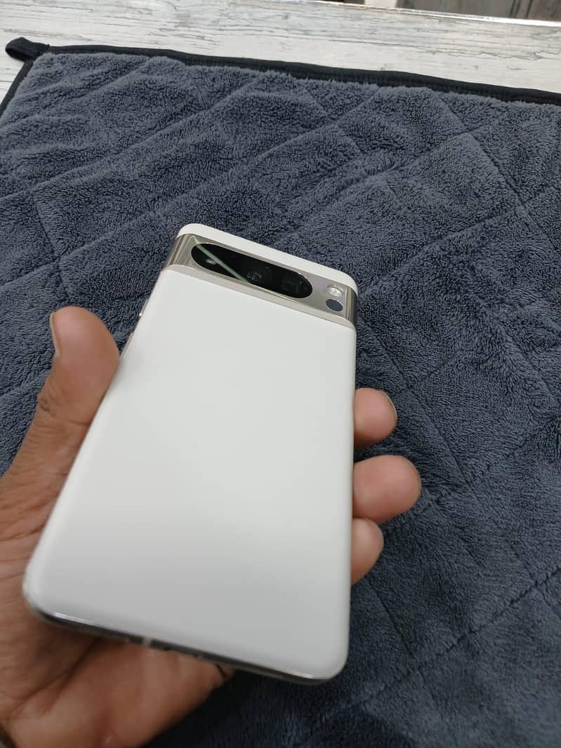 Google Pixel 8 pro 1