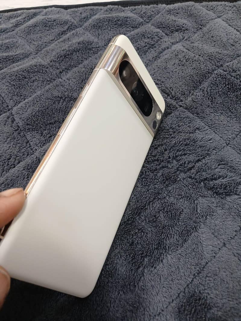 Google Pixel 8 pro 3