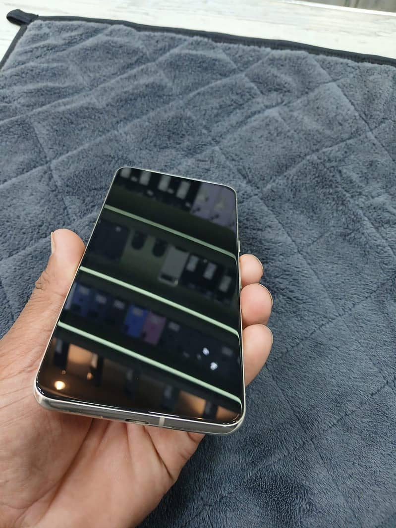 Google Pixel 8 pro 4