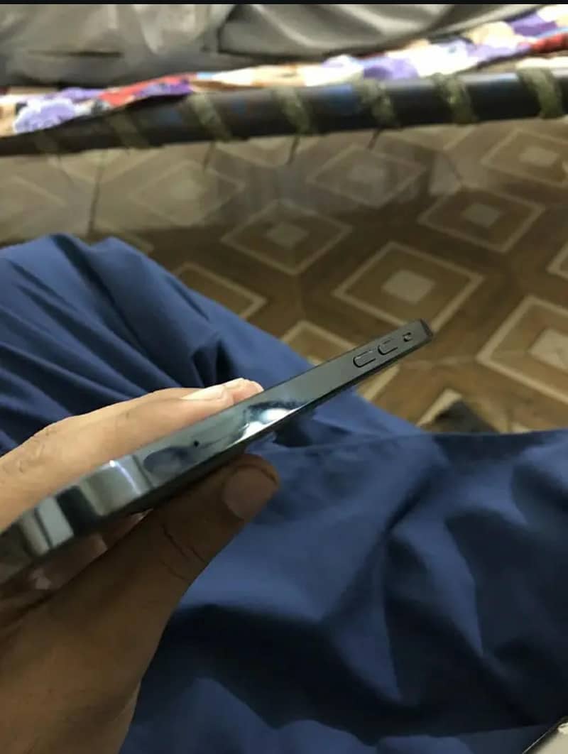 Apple iPhone 12 Pro 1