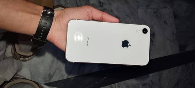 Apple iPhone XR
