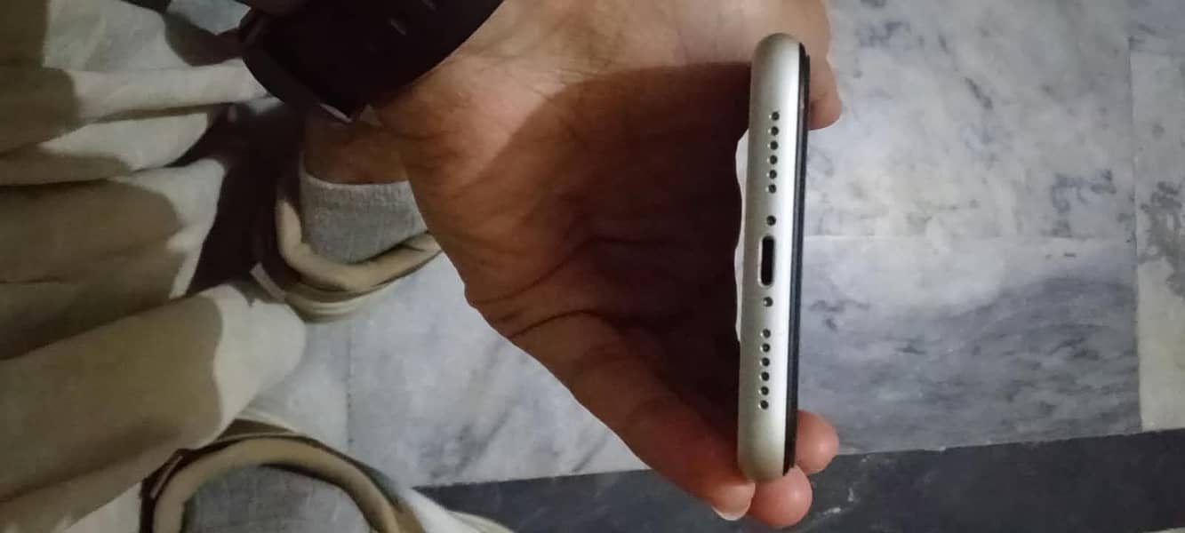 Apple iPhone XR 12