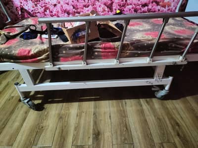 Manual Adjustable Hospital / Patient Care Bed for Sale