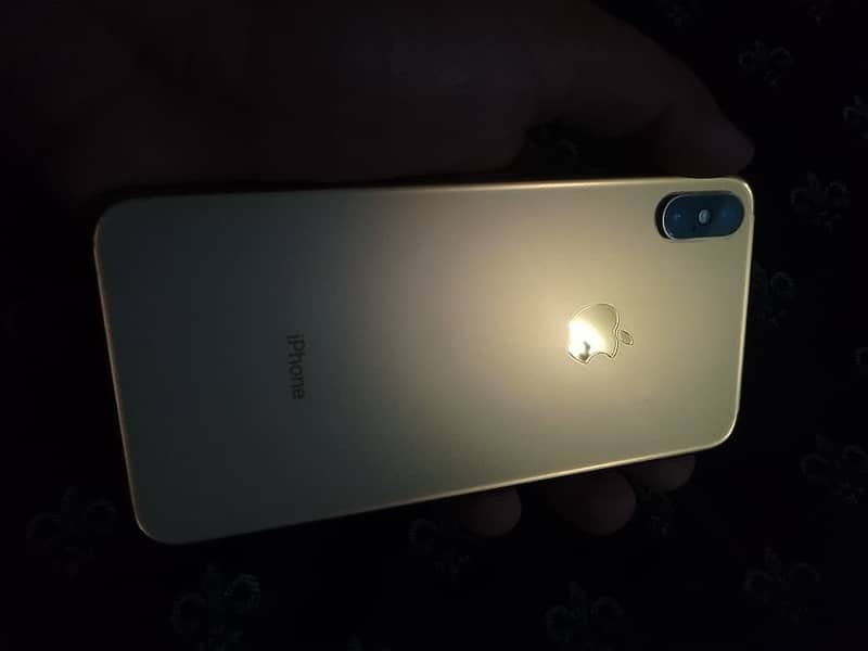 Apple iPhone XS Max 7