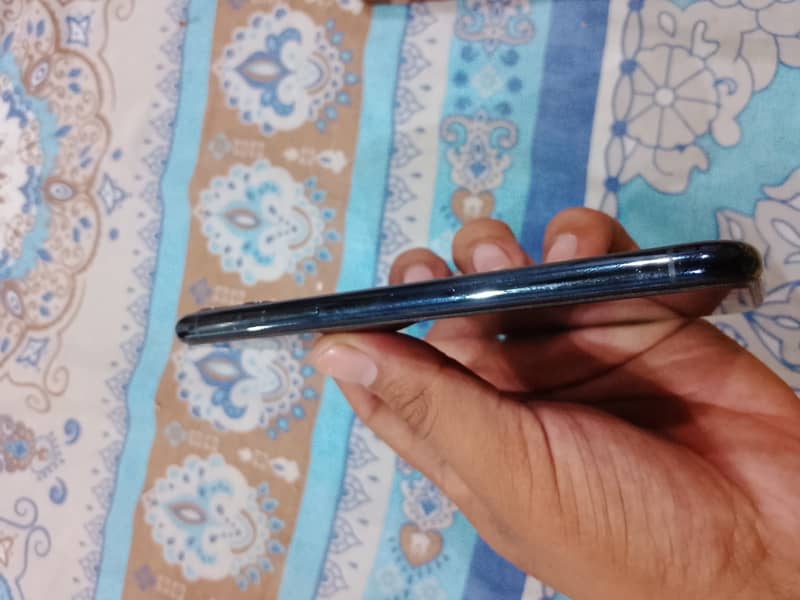 Apple iPhone 11 Pro 2
