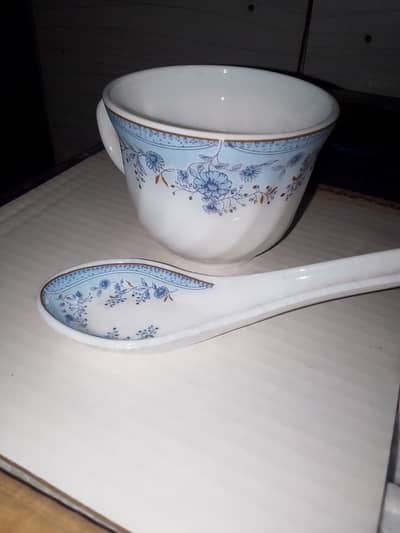 Urgent sale Dinner set 62 pcs