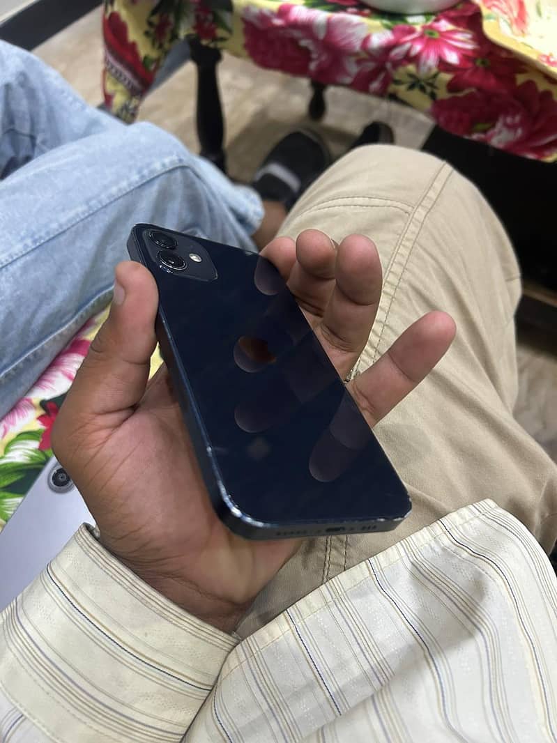 Apple iPhone 12 1