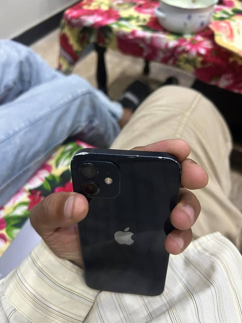 Apple iPhone 12 2