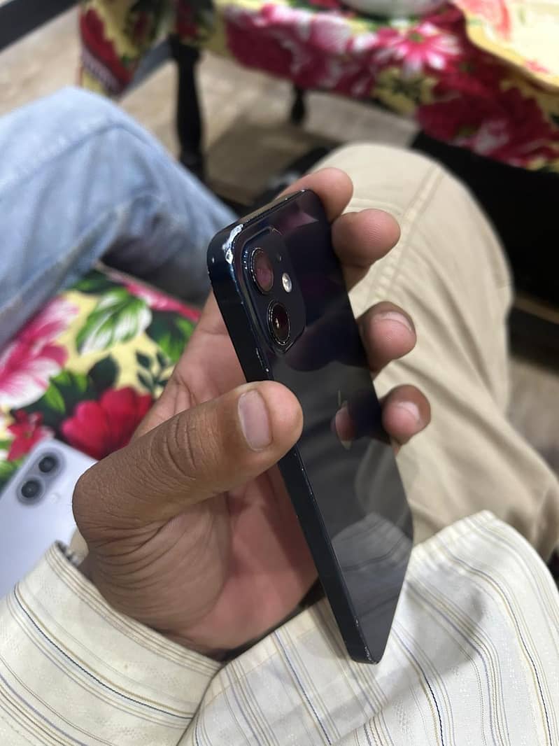 Apple iPhone 12 5