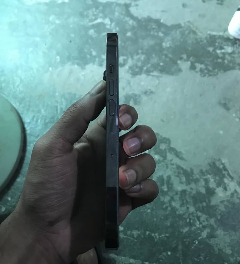 Apple iPhone 13 Pro 3