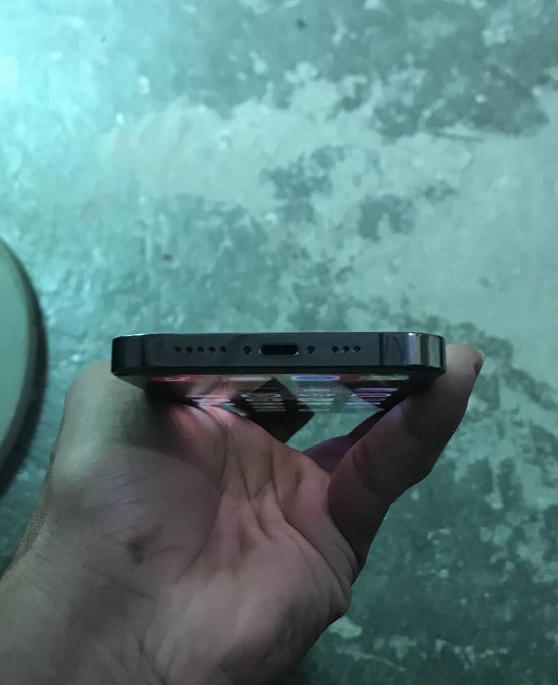 Apple iPhone 13 Pro 4