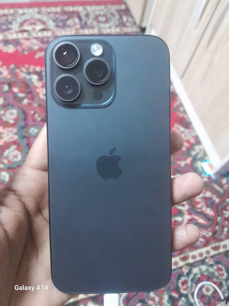 Apple iPhone 16 Pro Max 1