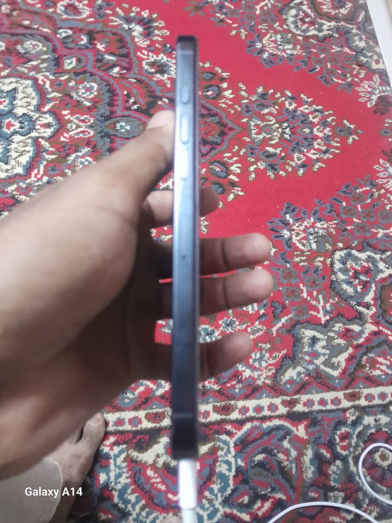 Apple iPhone 16 Pro Max 3