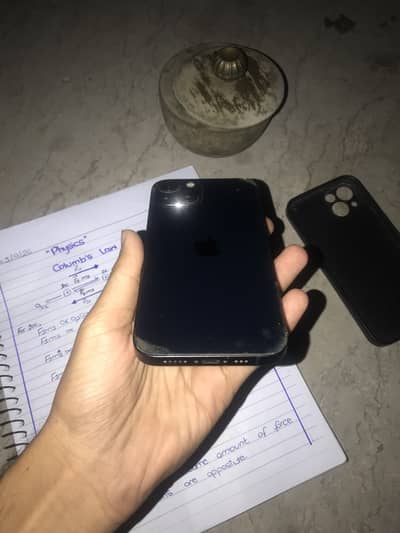 Apple iPhone 13