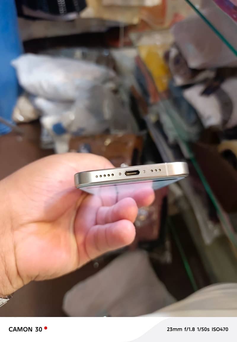 Apple iPhone 15 Pro 2