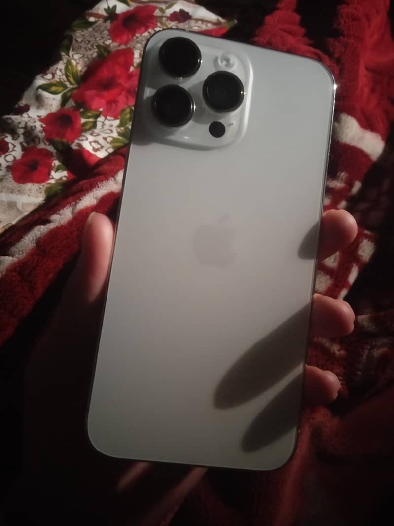 Apple iPhone 14 Pro Max 0