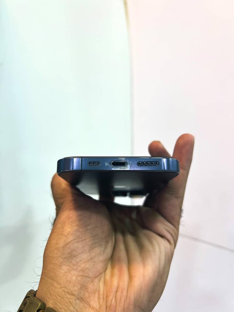 Apple iPhone 14 Pro 2